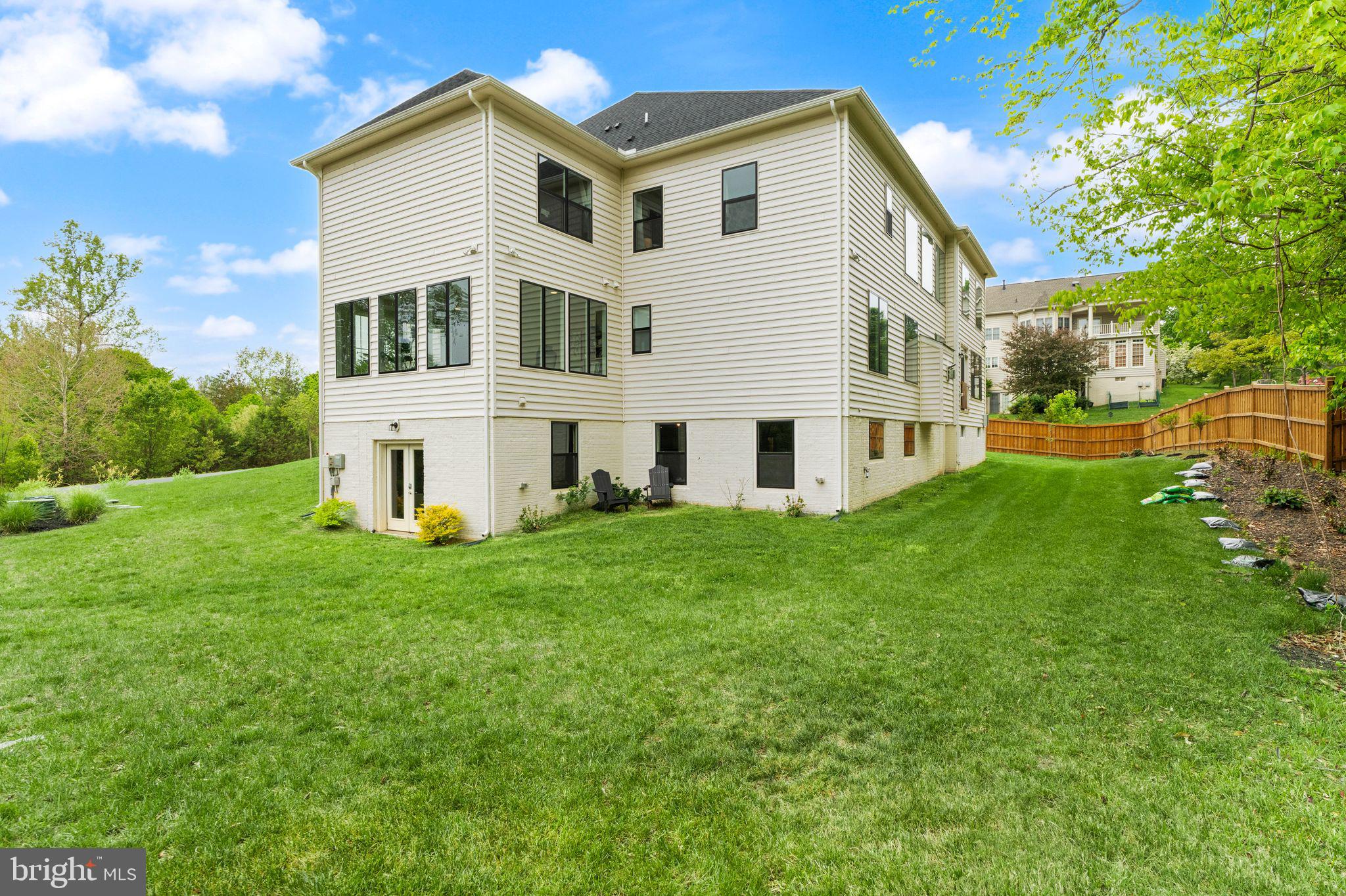 5606 BEACHVIEW CREEK DRIVE