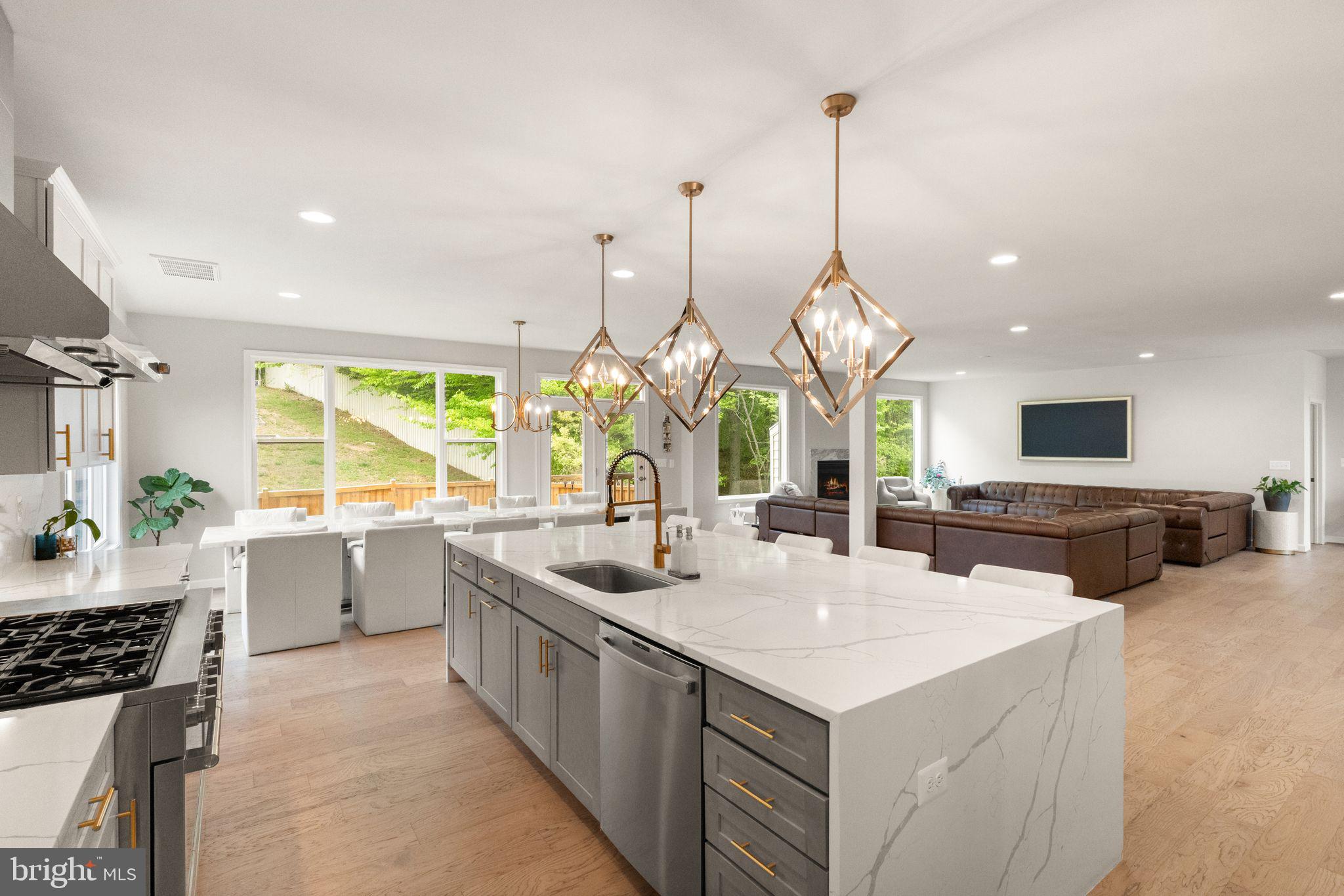 5606 BEACHVIEW CREEK DRIVE