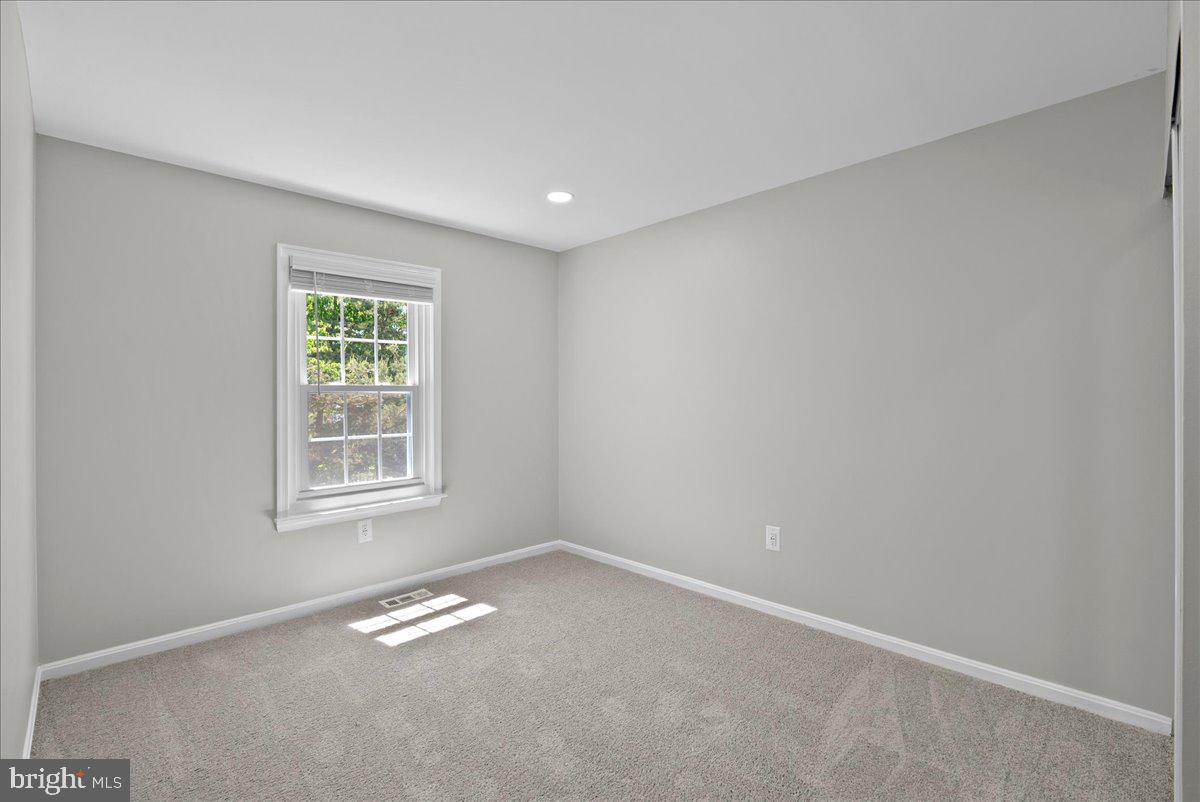 2839 BOWES LANE