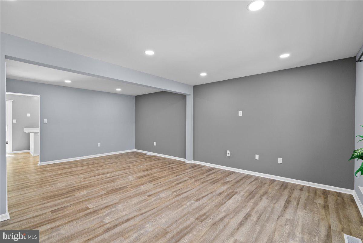 2839 BOWES LANE