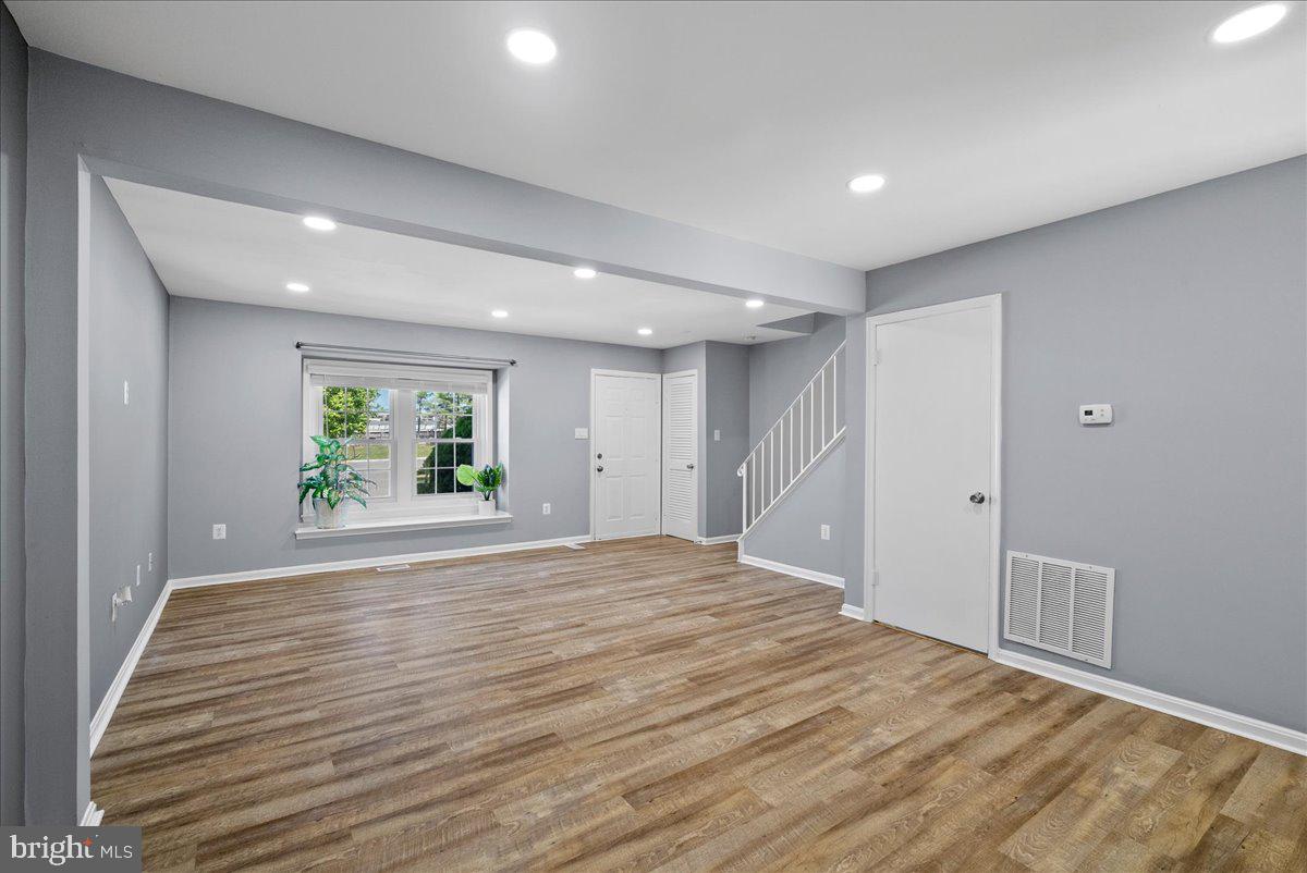 2839 BOWES LANE