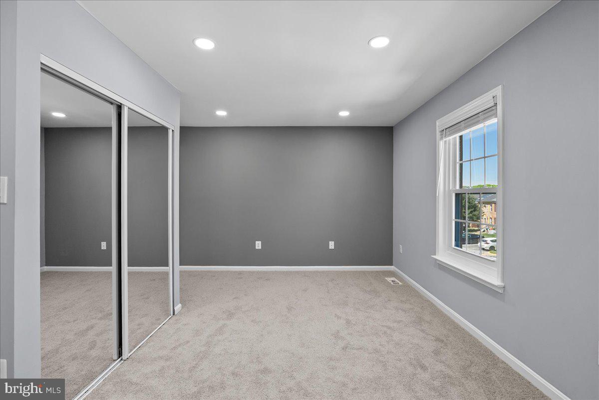 2839 BOWES LANE