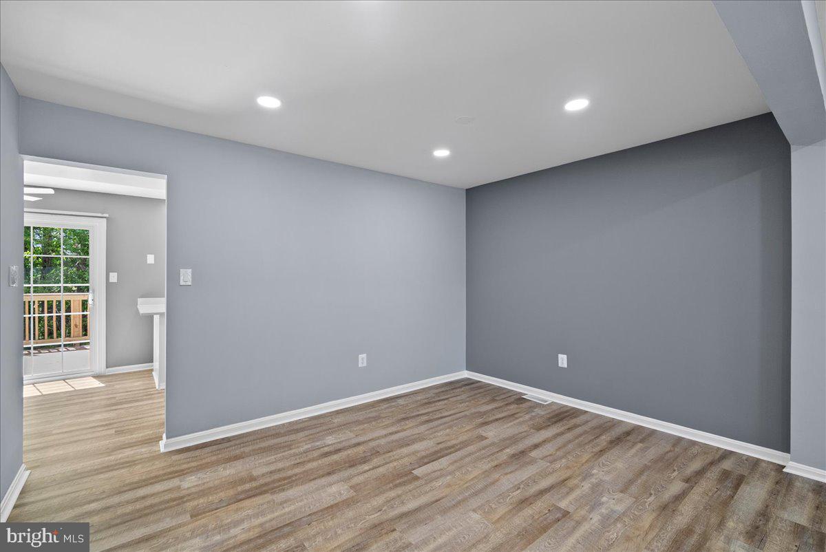 2839 BOWES LANE