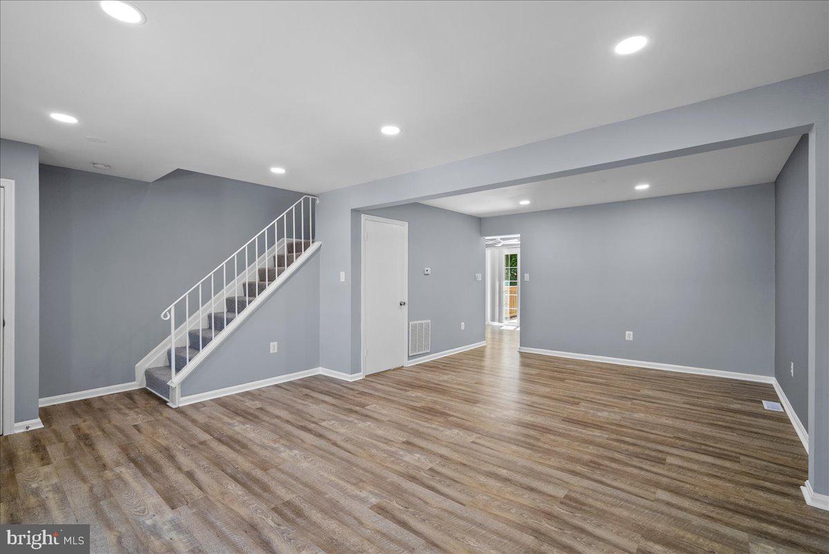2839 BOWES LANE