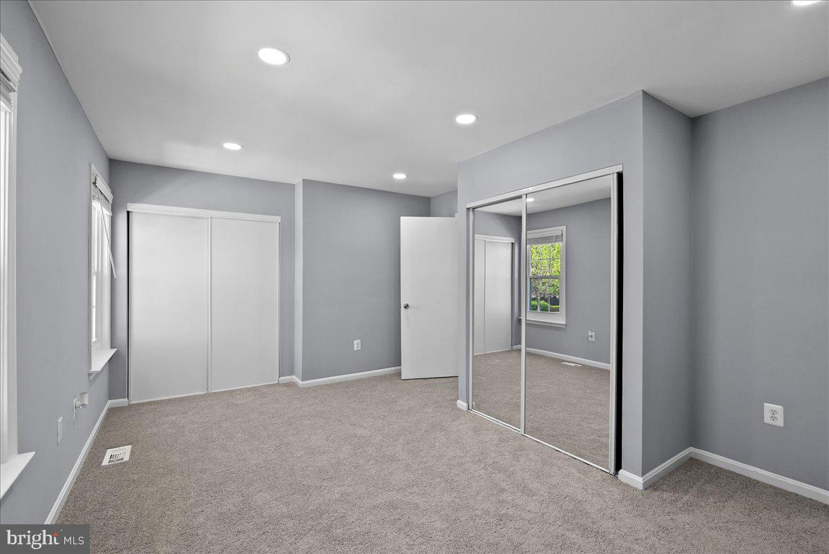 2839 BOWES LANE