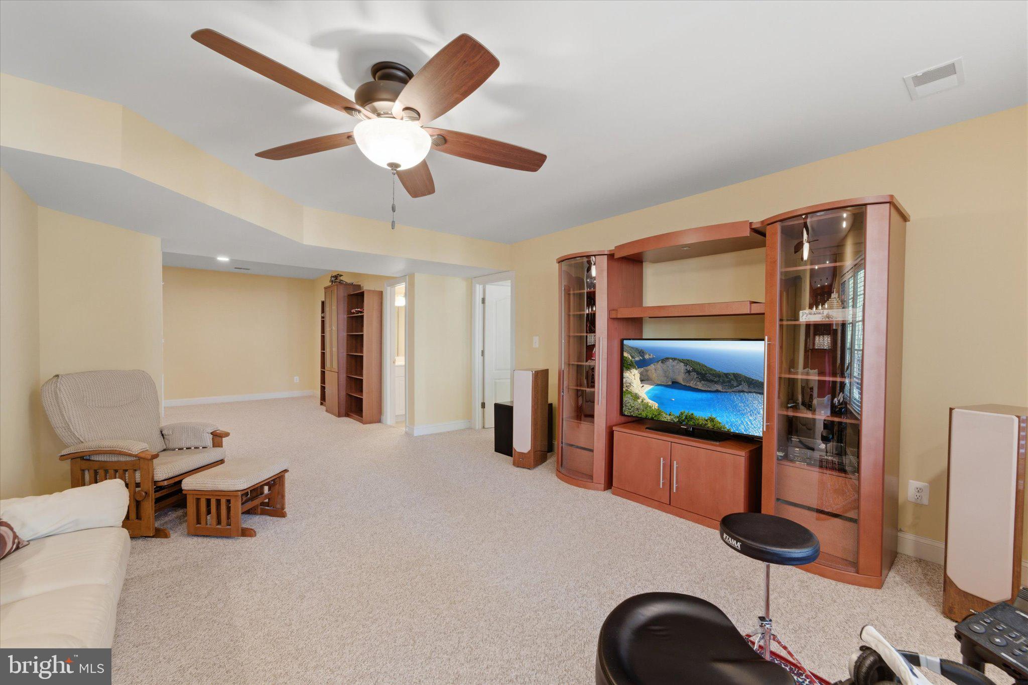 8382 PEDIGRUE COURT
