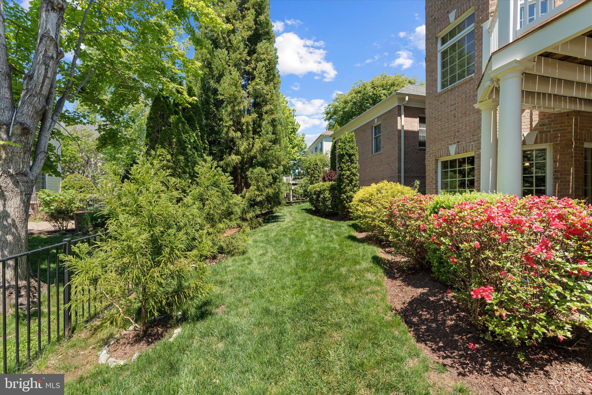 8382 PEDIGRUE COURT