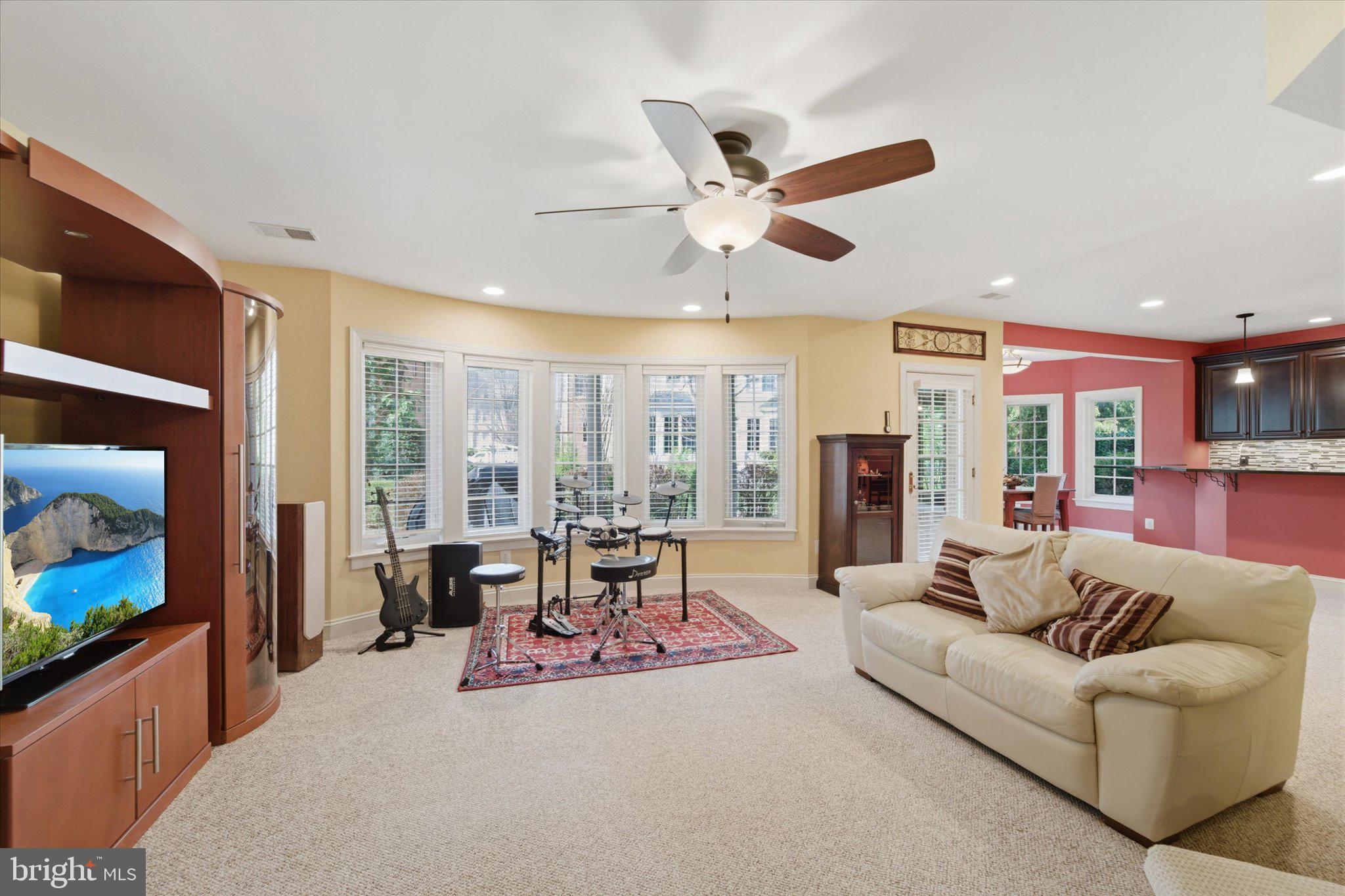 8382 PEDIGRUE COURT