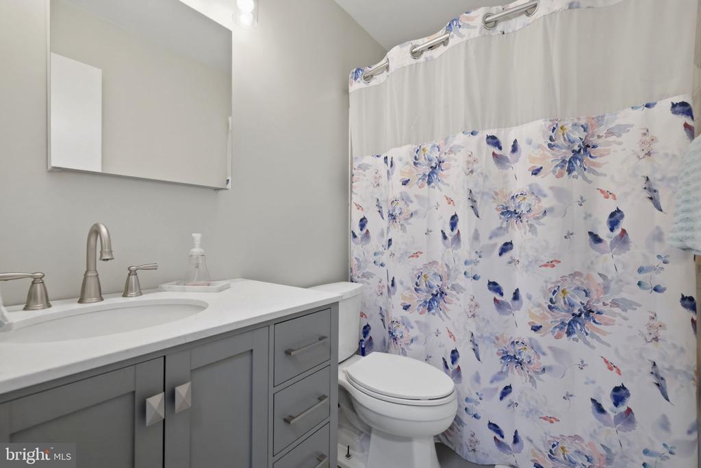 5307 SAPHIRE COURT