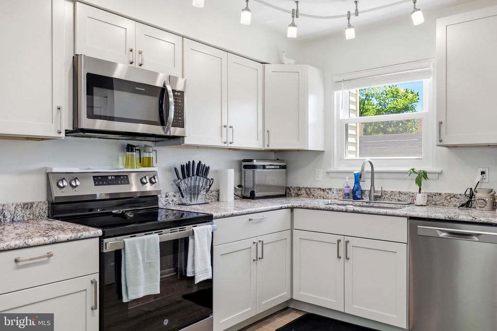 5307 SAPHIRE COURT