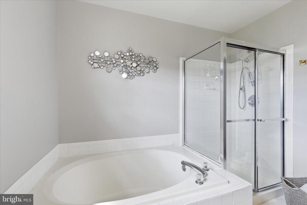 13832 REGAL COURT