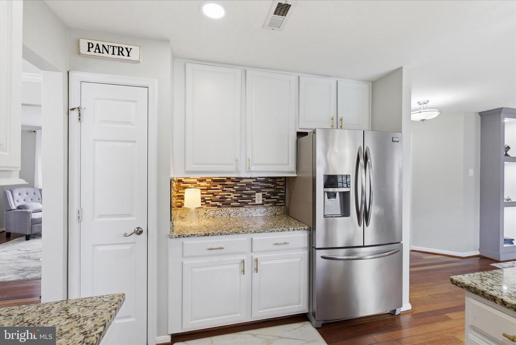 13832 REGAL COURT