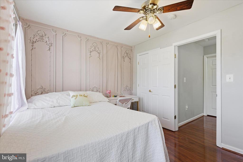 13832 REGAL COURT