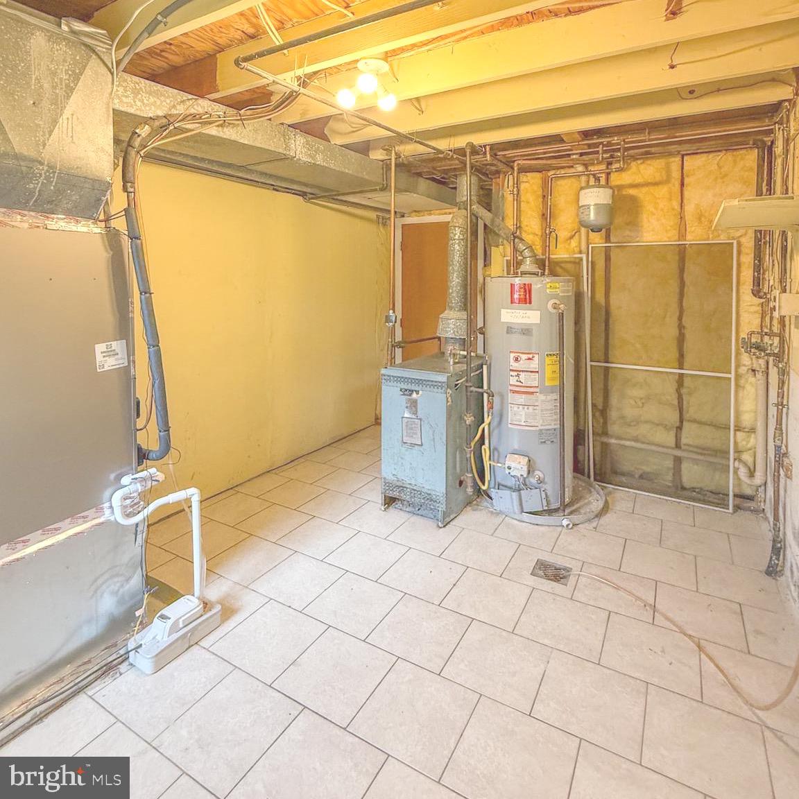 4413 KENWOOD DRIVE