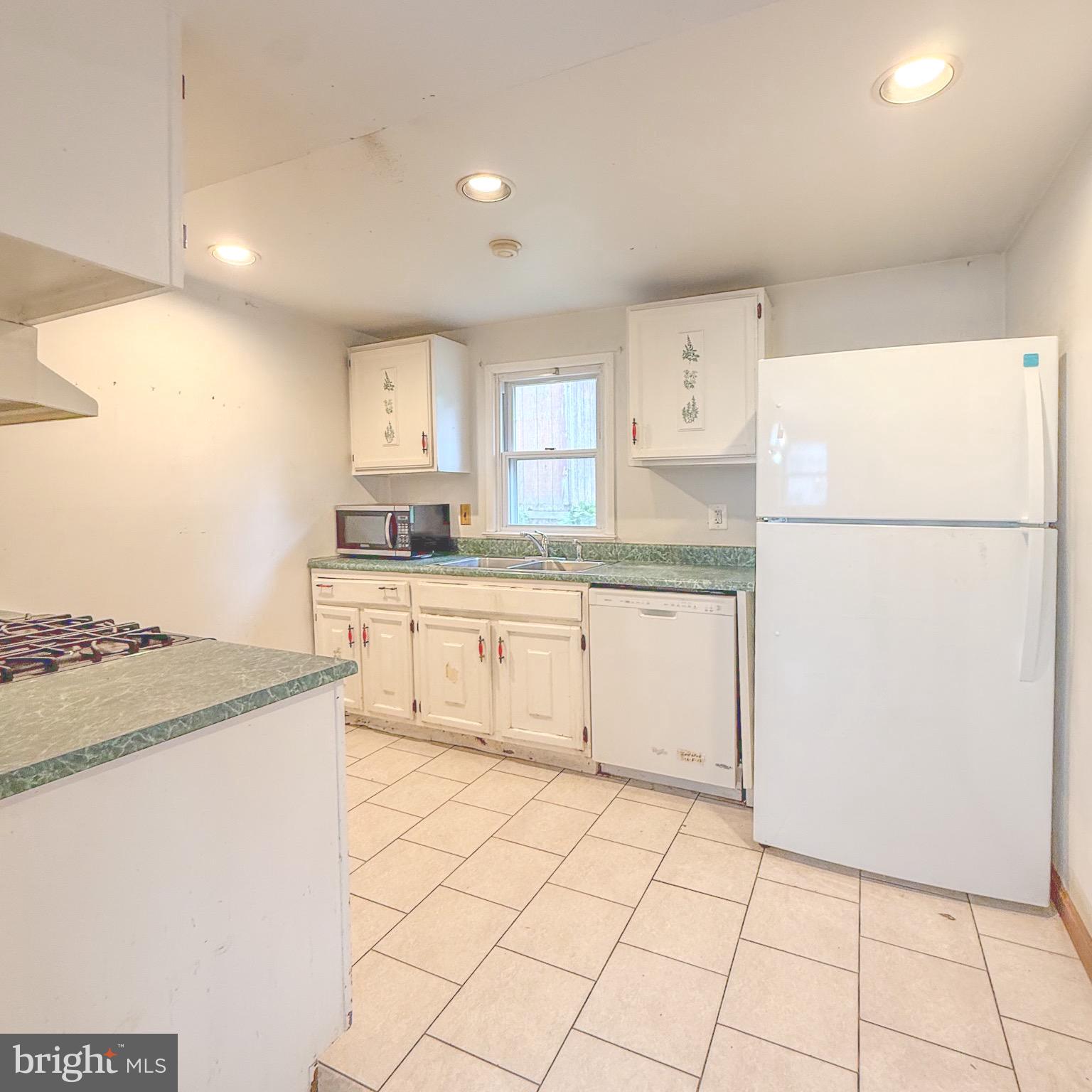 4413 KENWOOD DRIVE