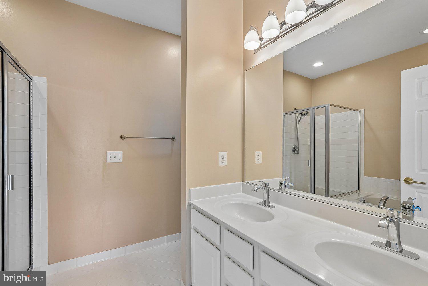 6898 WITTON CIRCLE