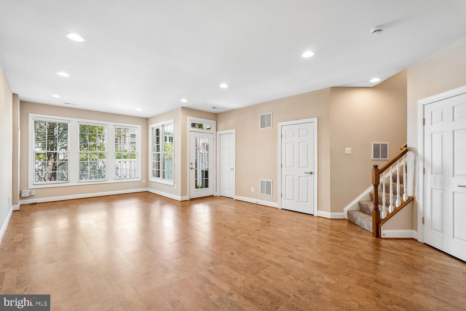6898 WITTON CIRCLE