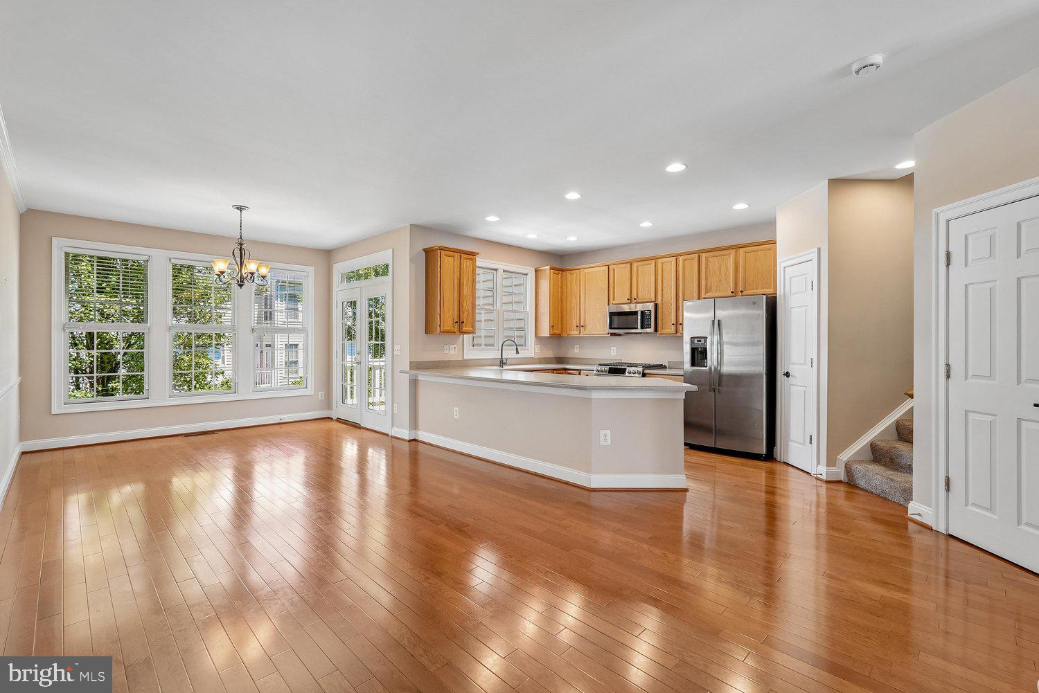 6898 WITTON CIRCLE