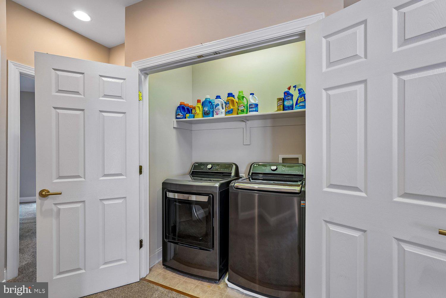 6898 WITTON CIRCLE