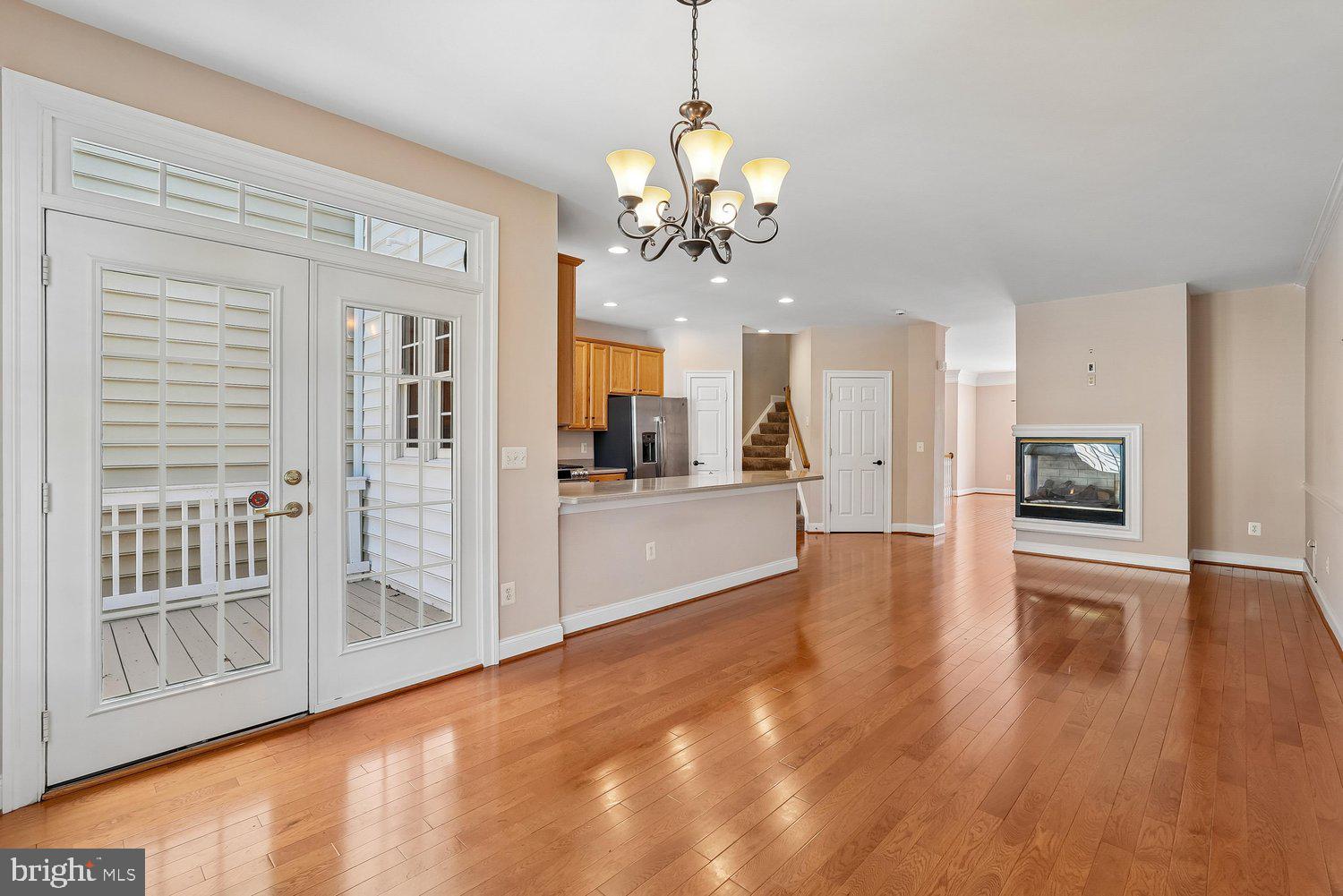 6898 WITTON CIRCLE