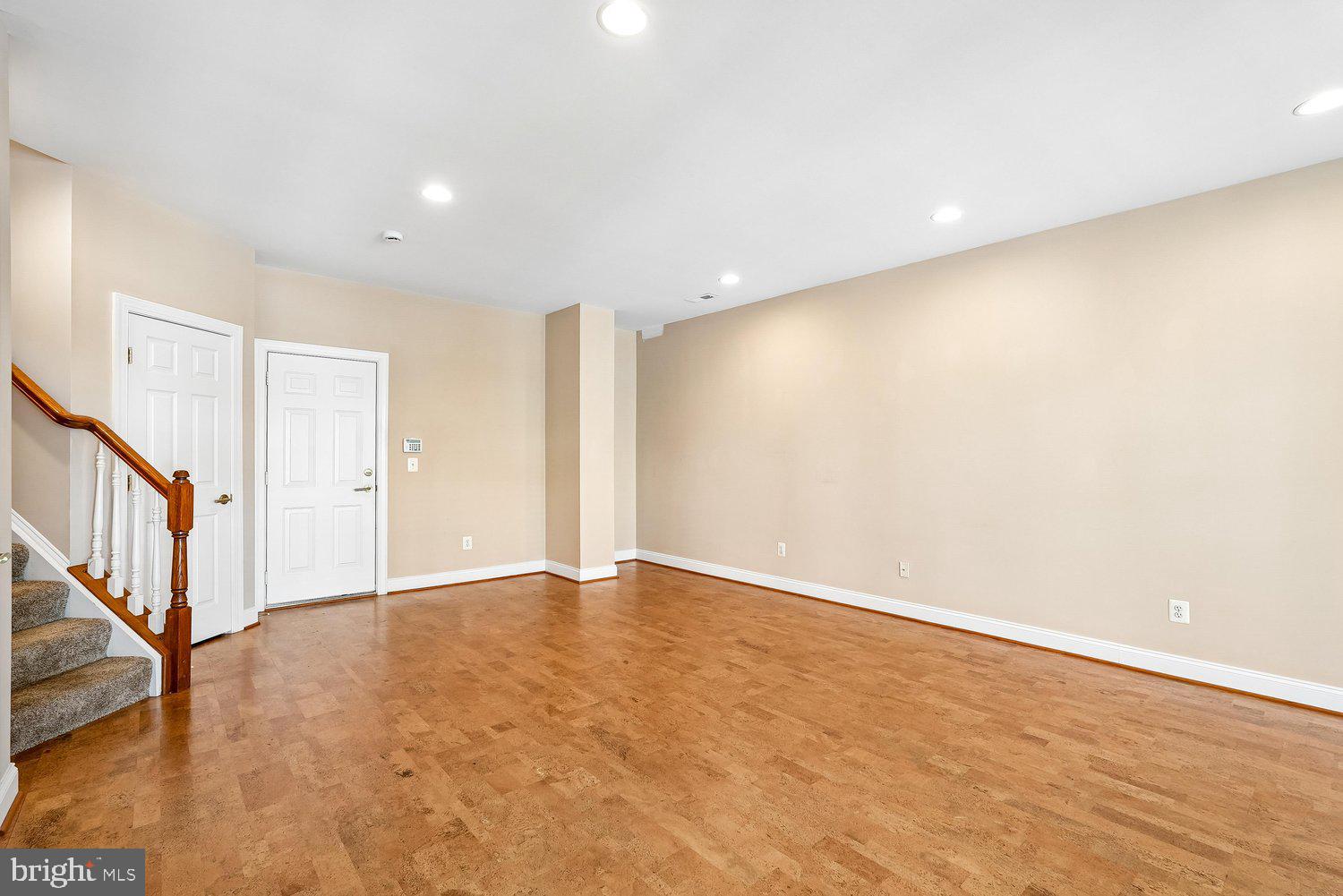 6898 WITTON CIRCLE