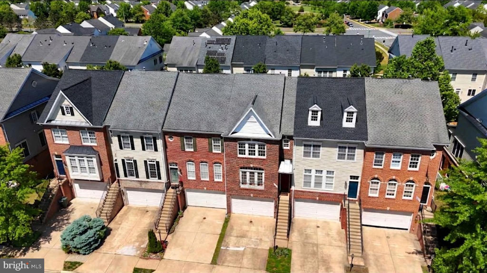 6898 WITTON CIRCLE