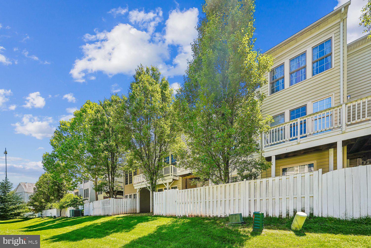 6898 WITTON CIRCLE