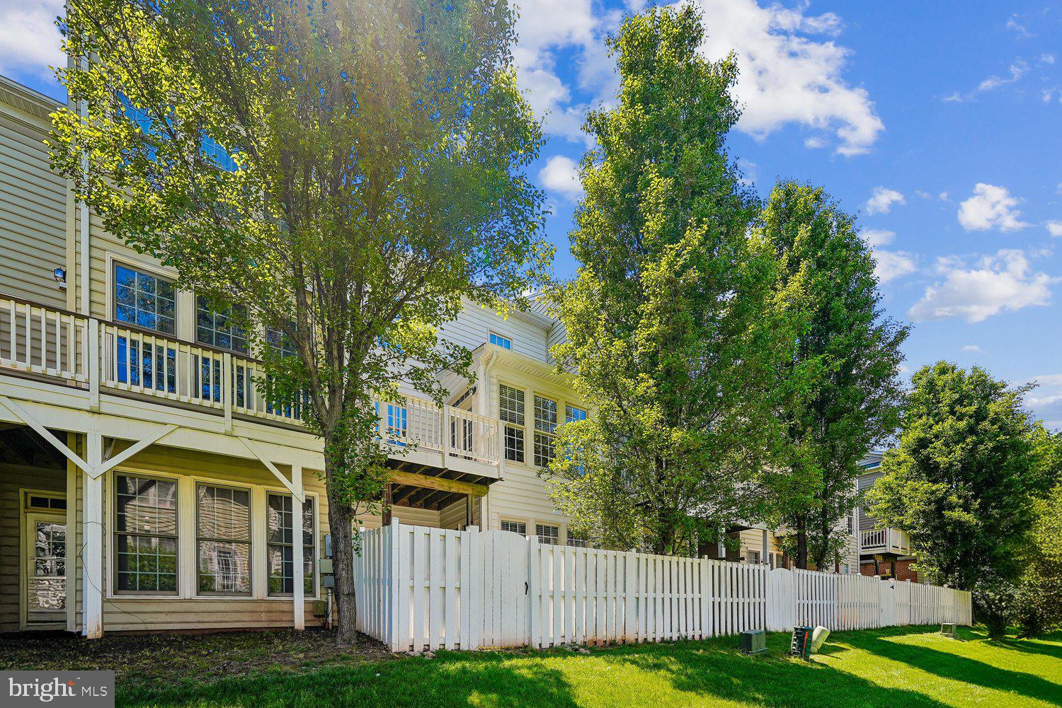 6898 WITTON CIRCLE