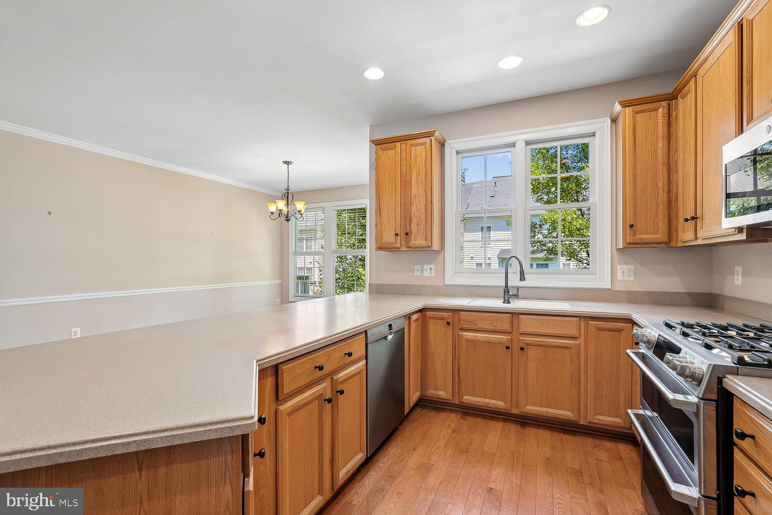 6898 WITTON CIRCLE