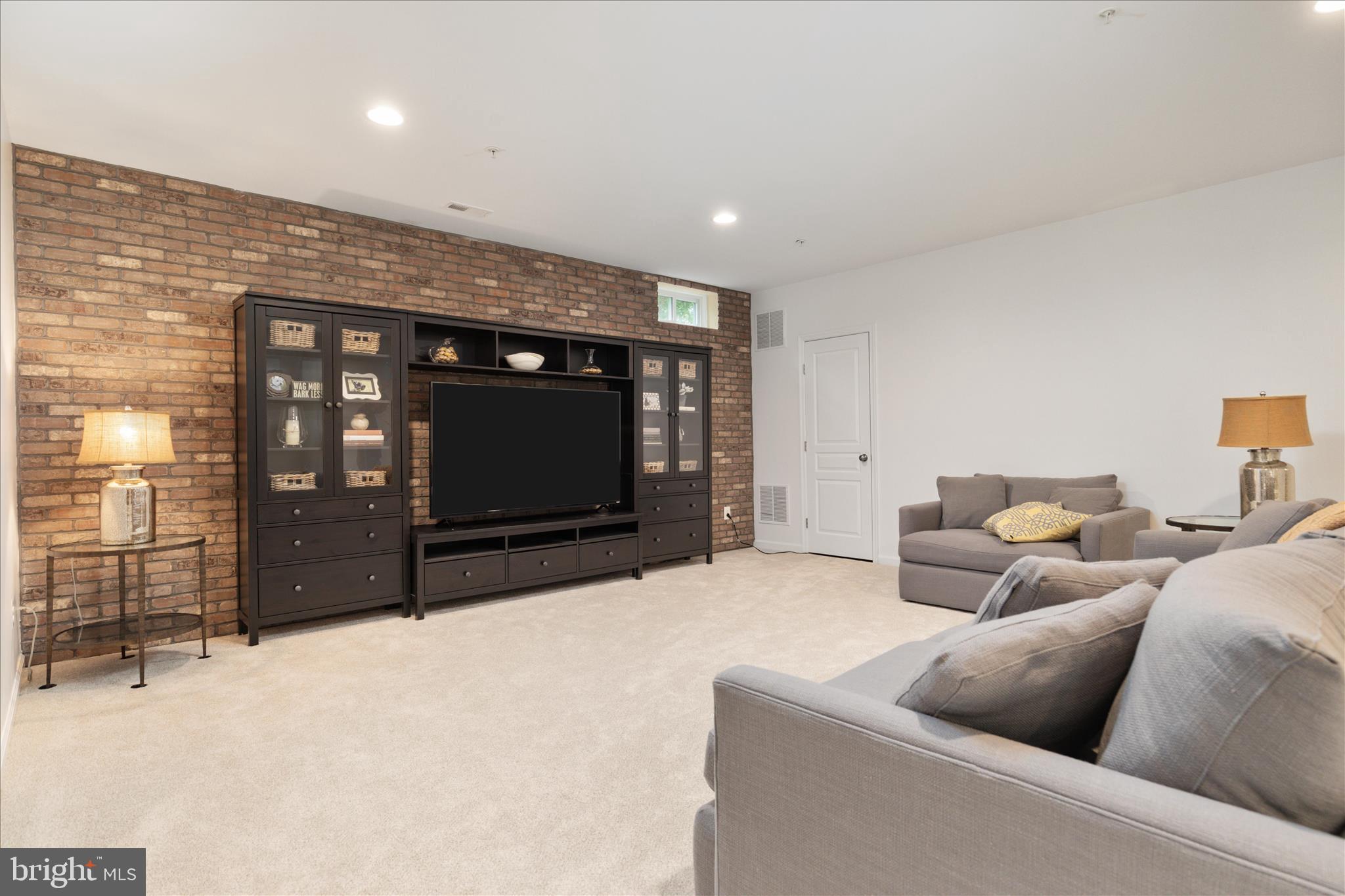 8217 BEARHURST DRIVE