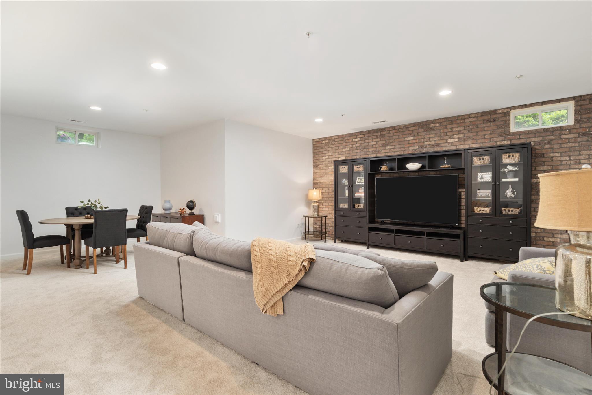 8217 BEARHURST DRIVE