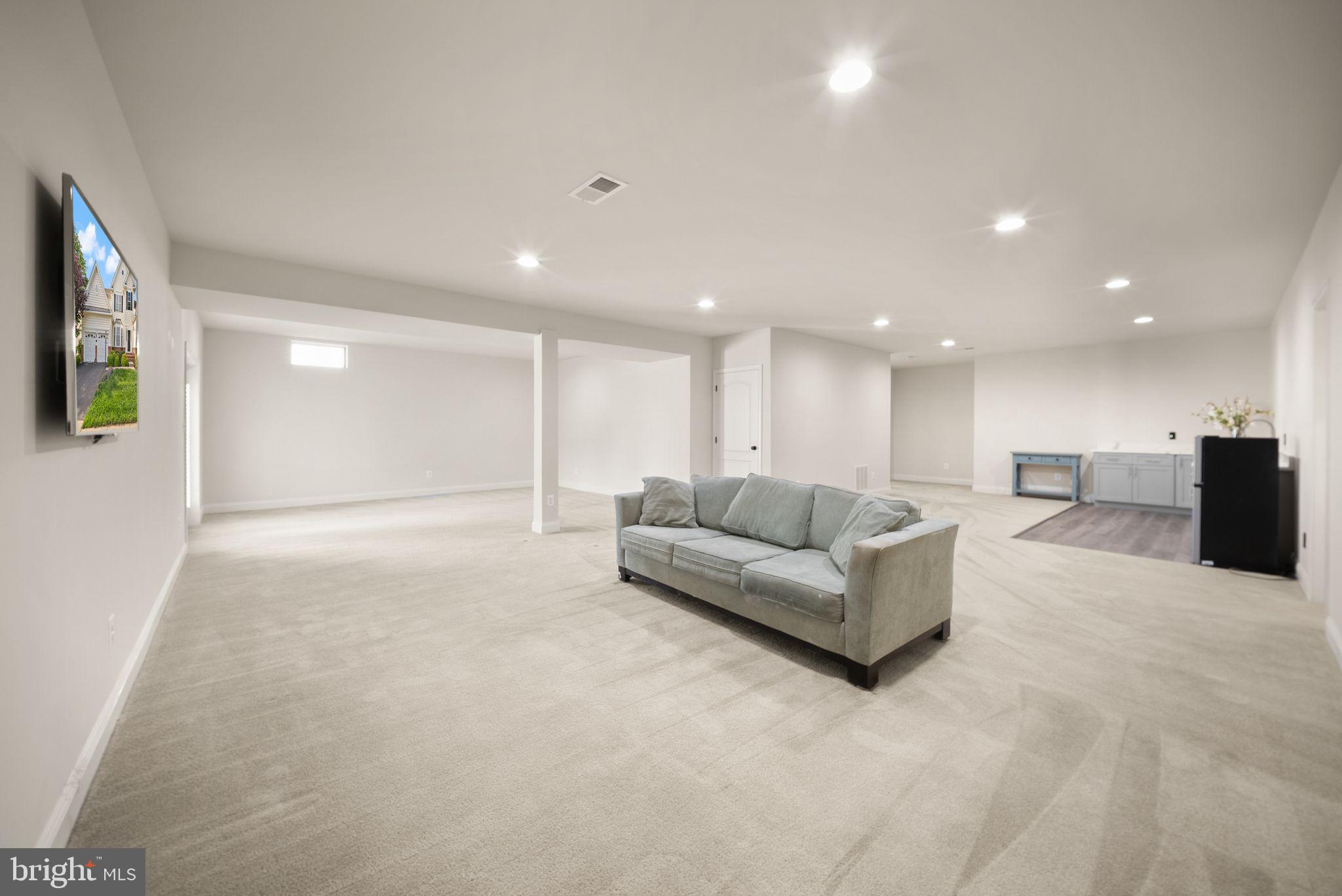 4664 GLASS MOUNTAIN WAY