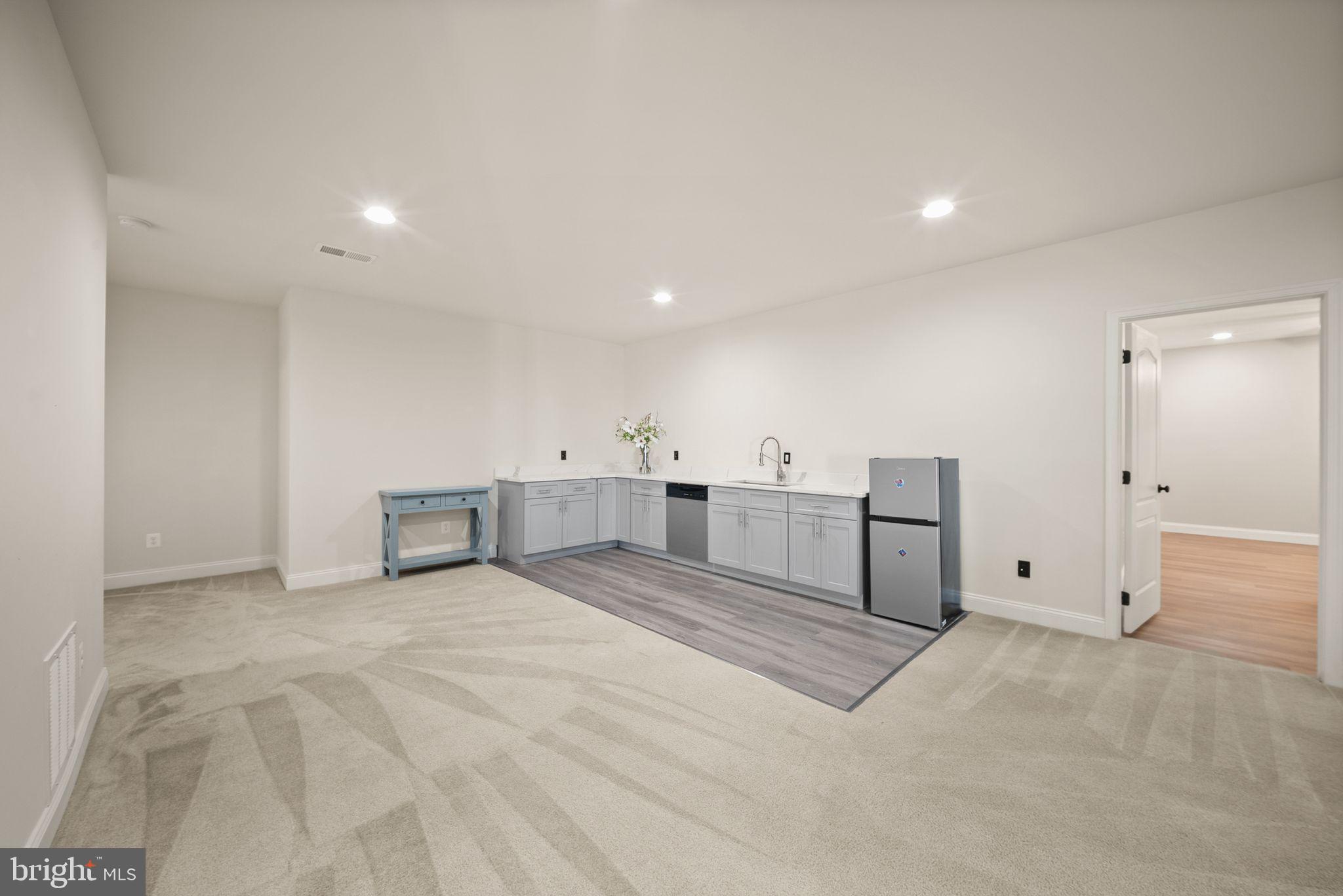 4664 GLASS MOUNTAIN WAY