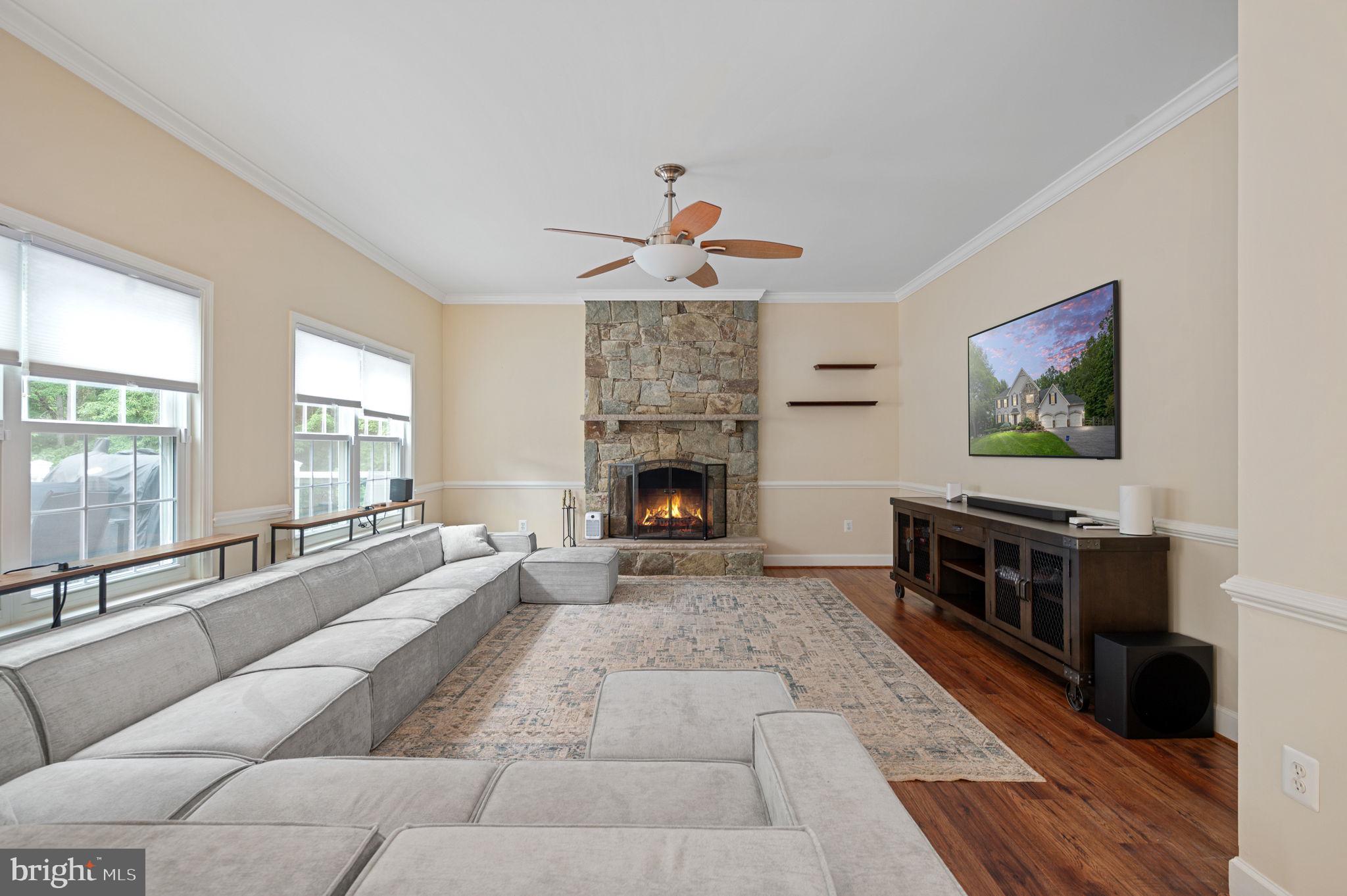 6174 TREYWOOD LANE