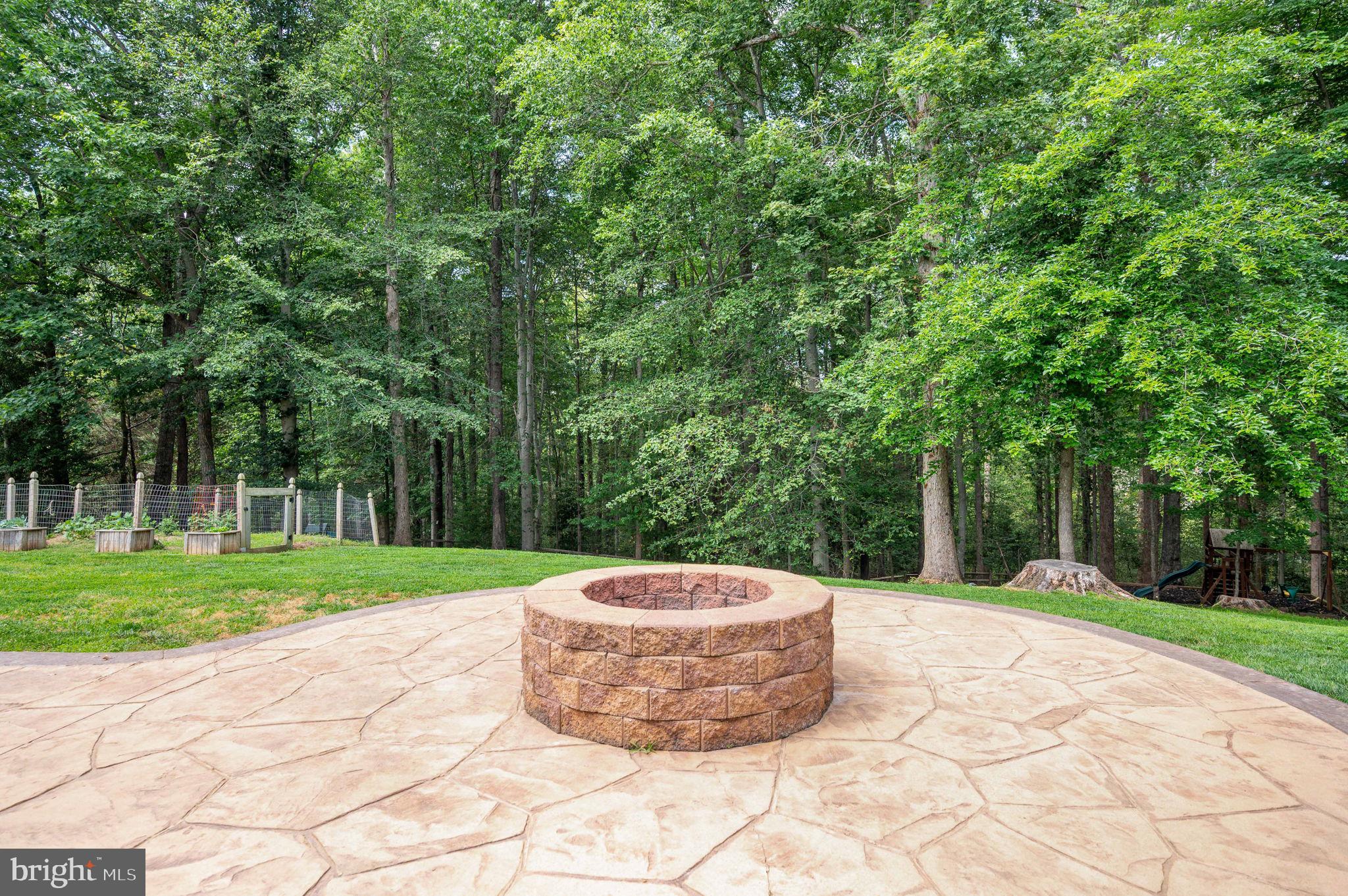 6174 TREYWOOD LANE