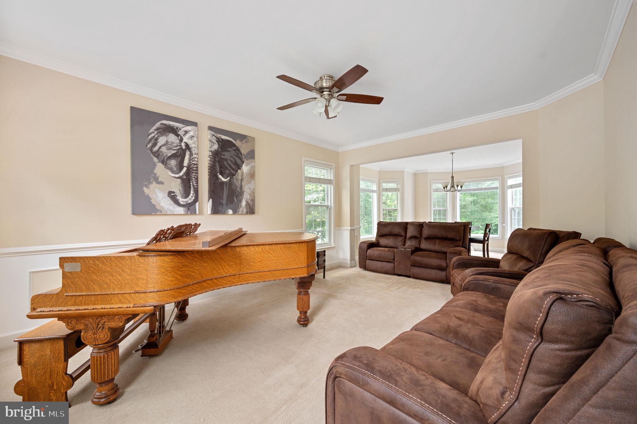 6174 TREYWOOD LANE