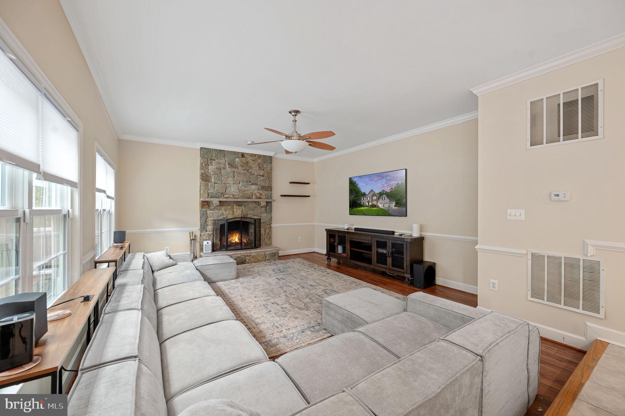 6174 TREYWOOD LANE