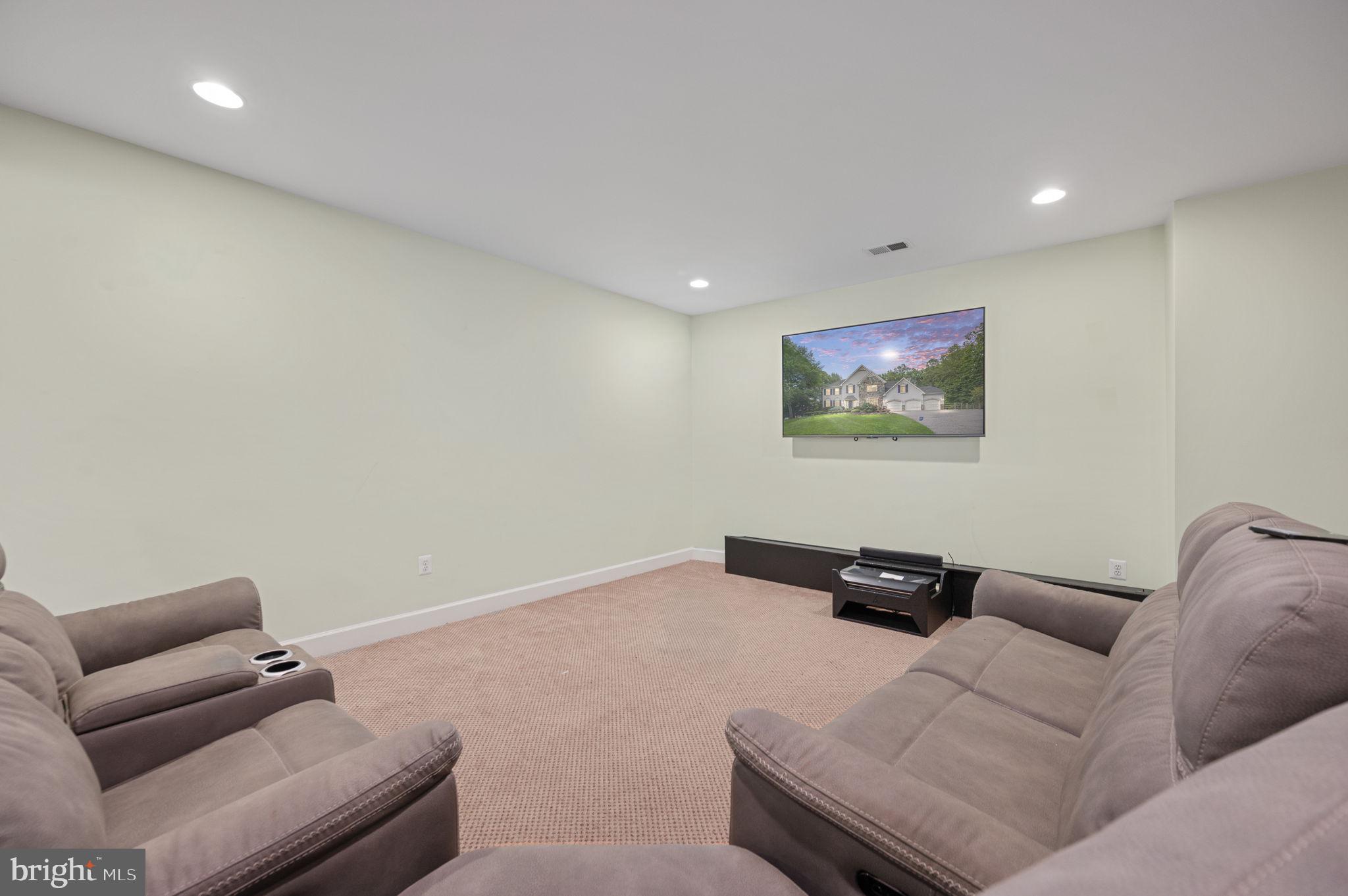 6174 TREYWOOD LANE