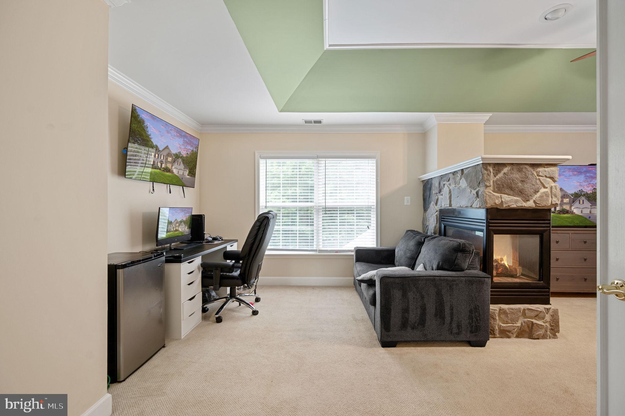 6174 TREYWOOD LANE