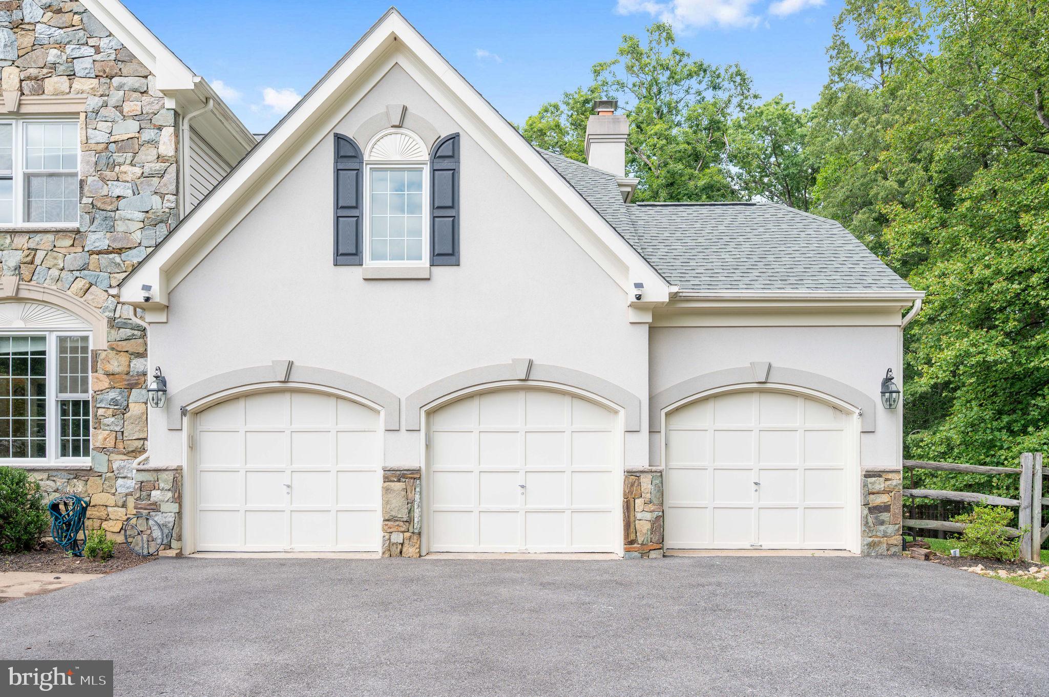 6174 TREYWOOD LANE