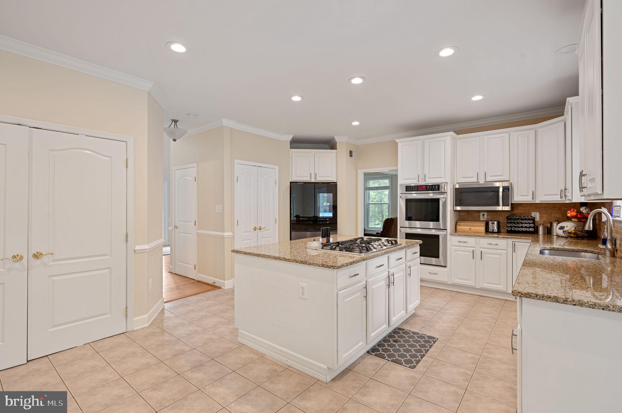 6174 TREYWOOD LANE