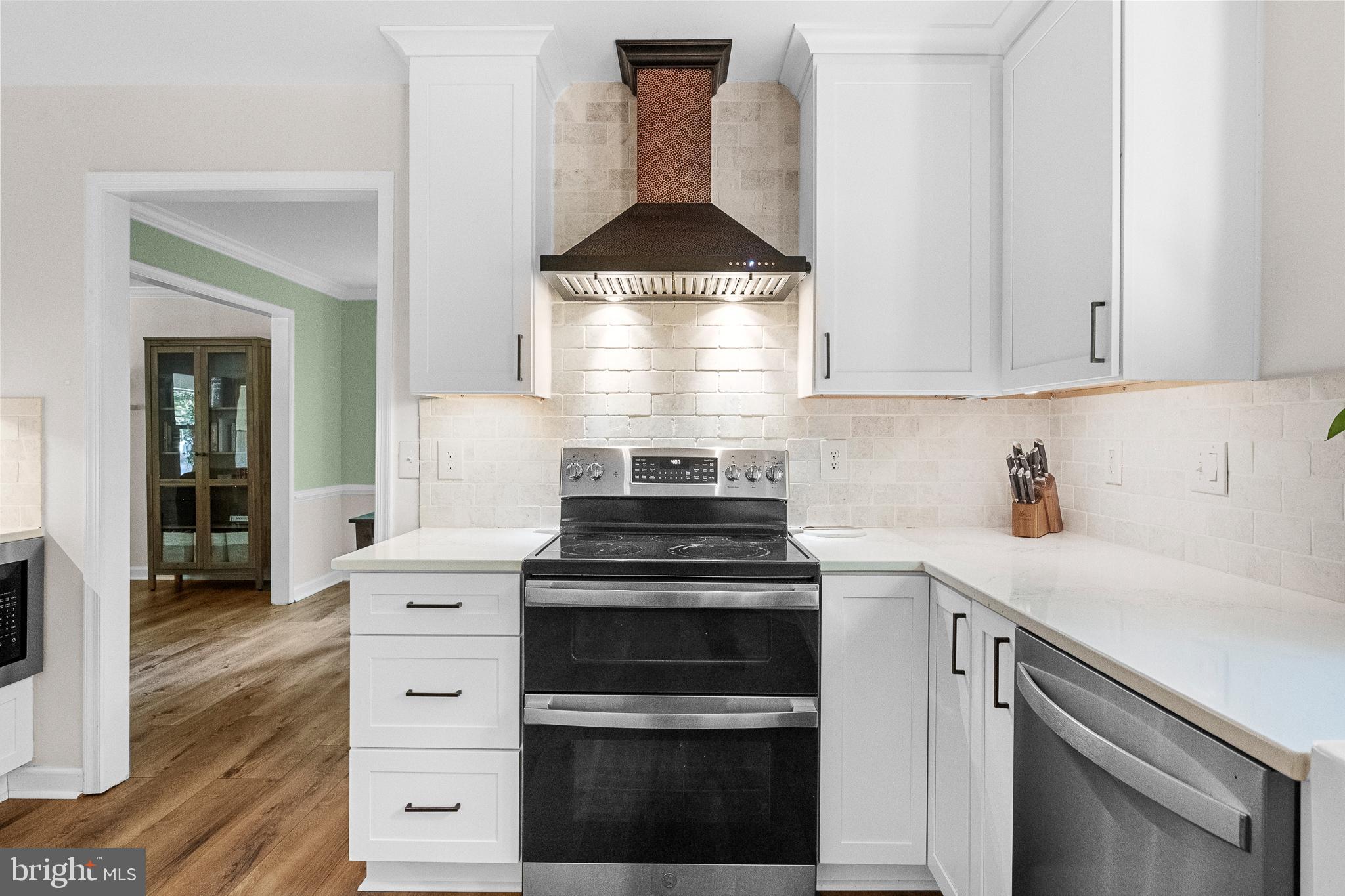 6153 RIVER FOREST DRIVE