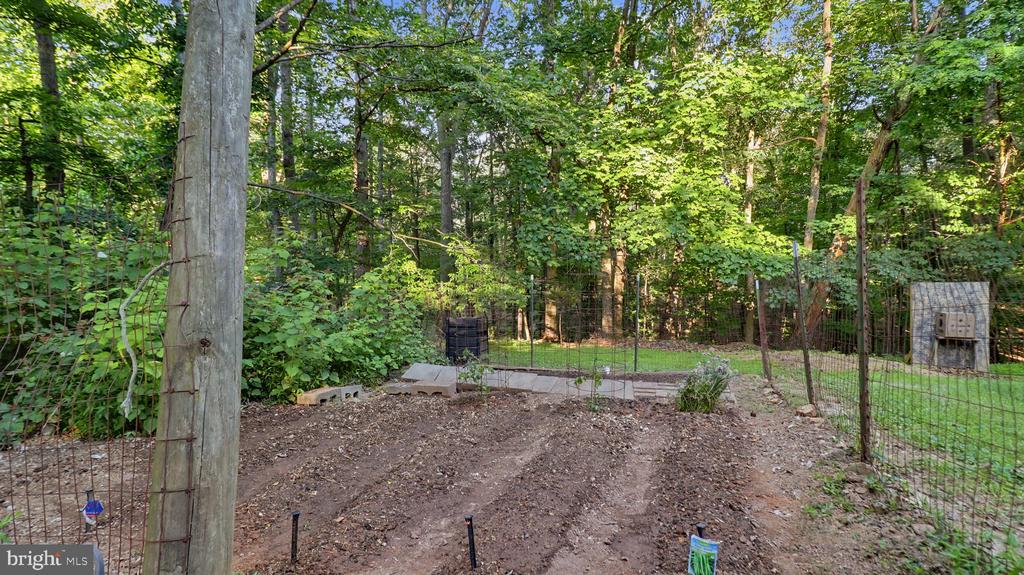1405 MERCER ROAD