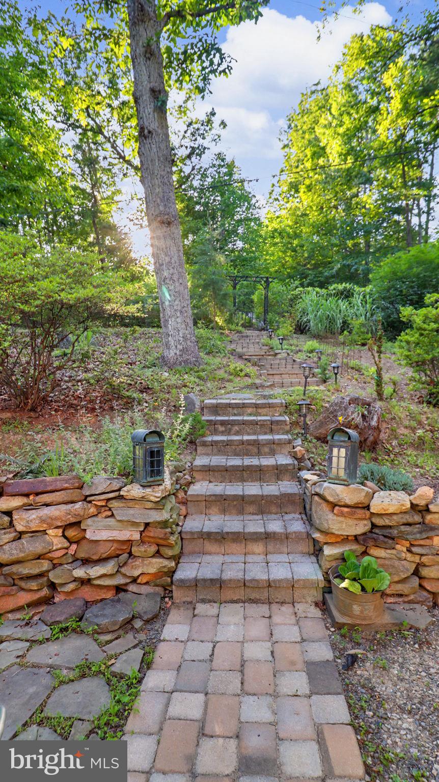 1405 MERCER ROAD