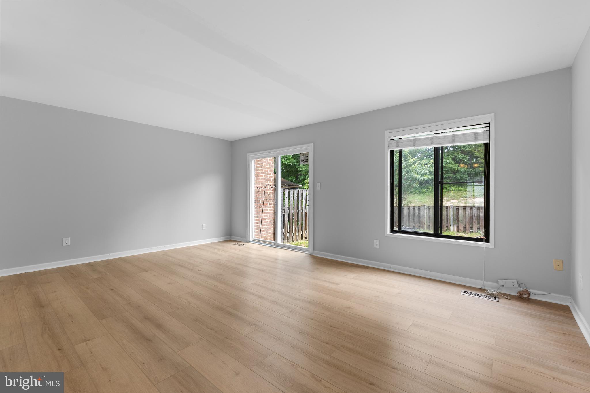 2813 CAMBRIDGE DRIVE