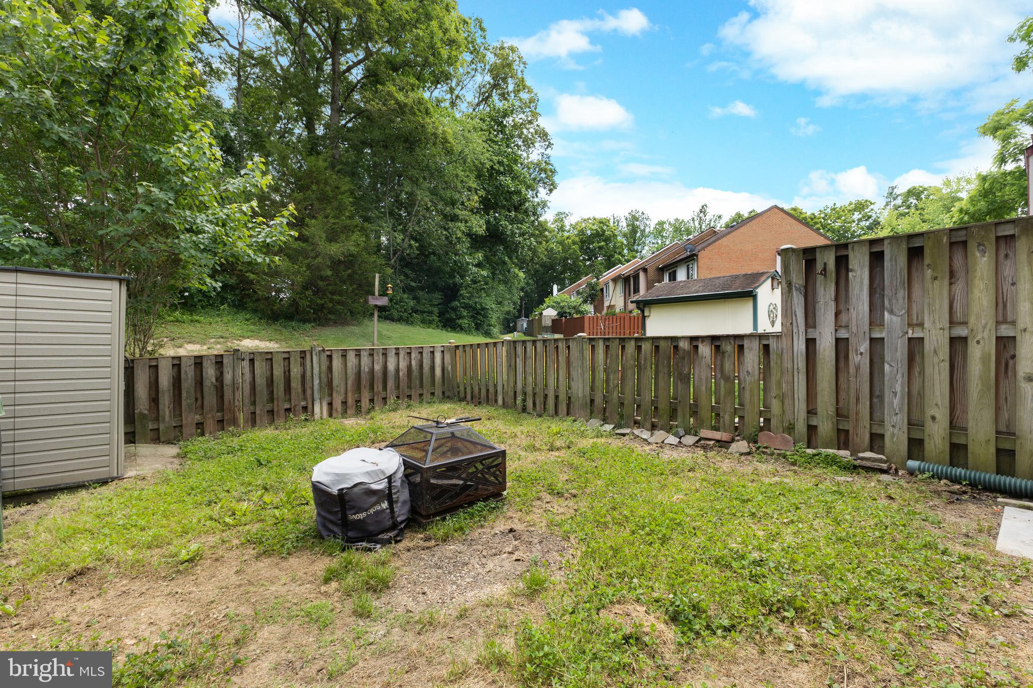 2813 CAMBRIDGE DRIVE