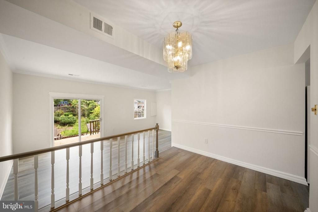 7379 COLTON LANE