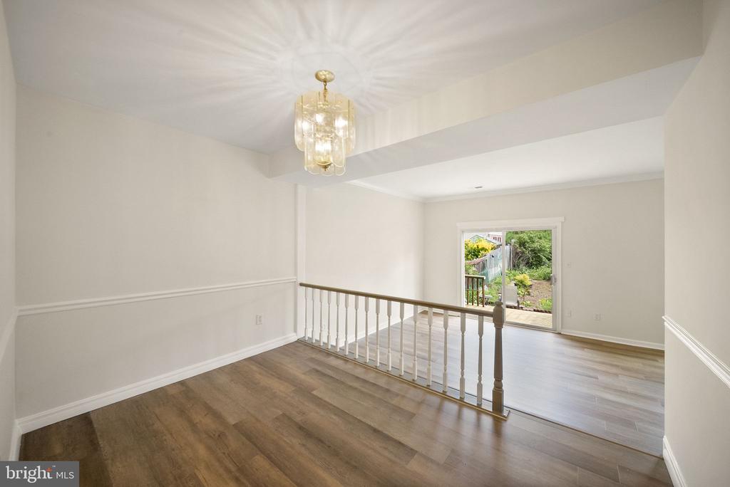 7379 COLTON LANE