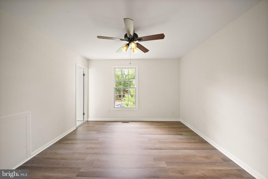 7379 COLTON LANE