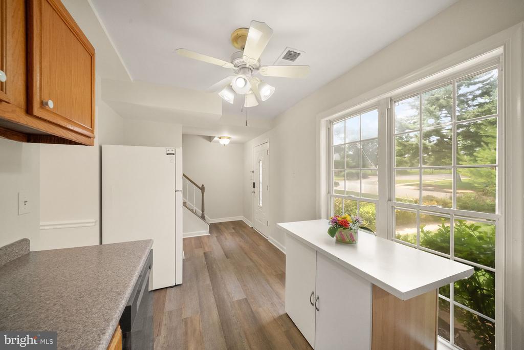 7379 COLTON LANE